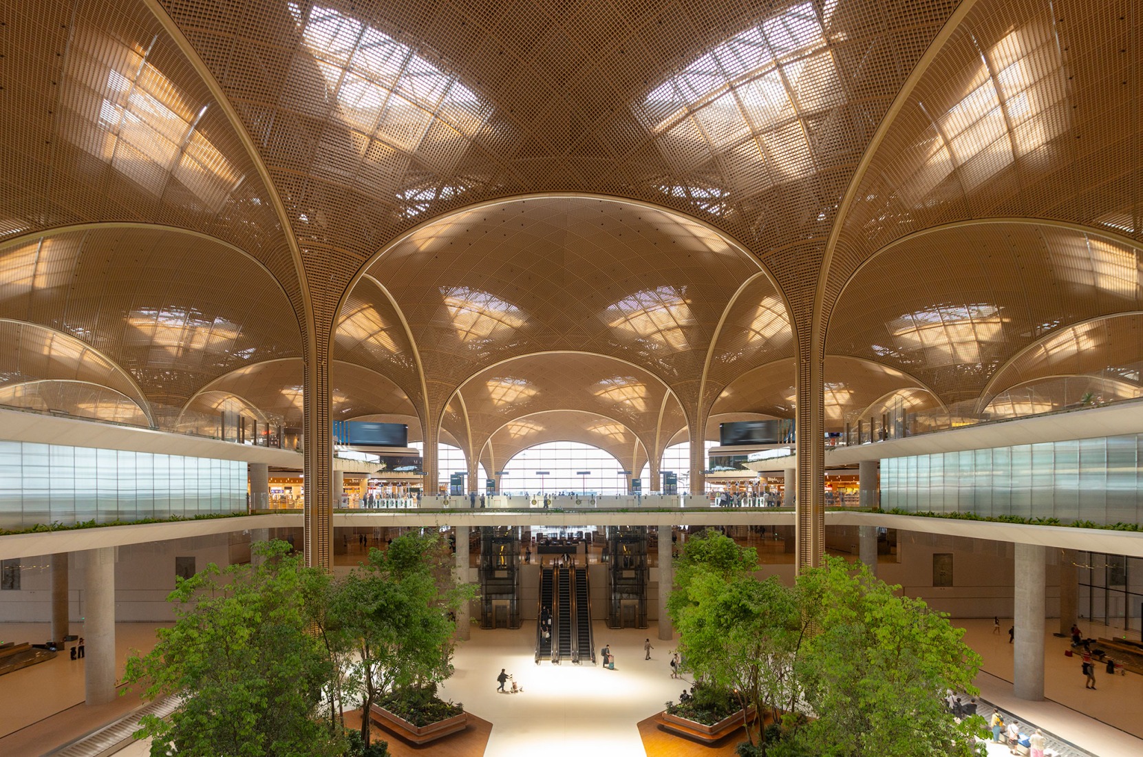 Aeropuerto Internacional Techo por Foster + Partners. Fotografía por Nigel Young. 