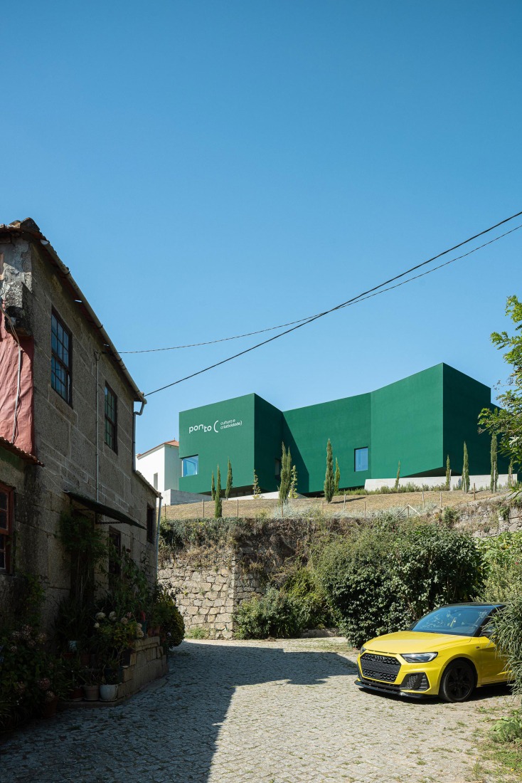Ponto C - Cultura e criatividade por Galería Gabinete. Fotografía por Ivo Tavares Studio.  