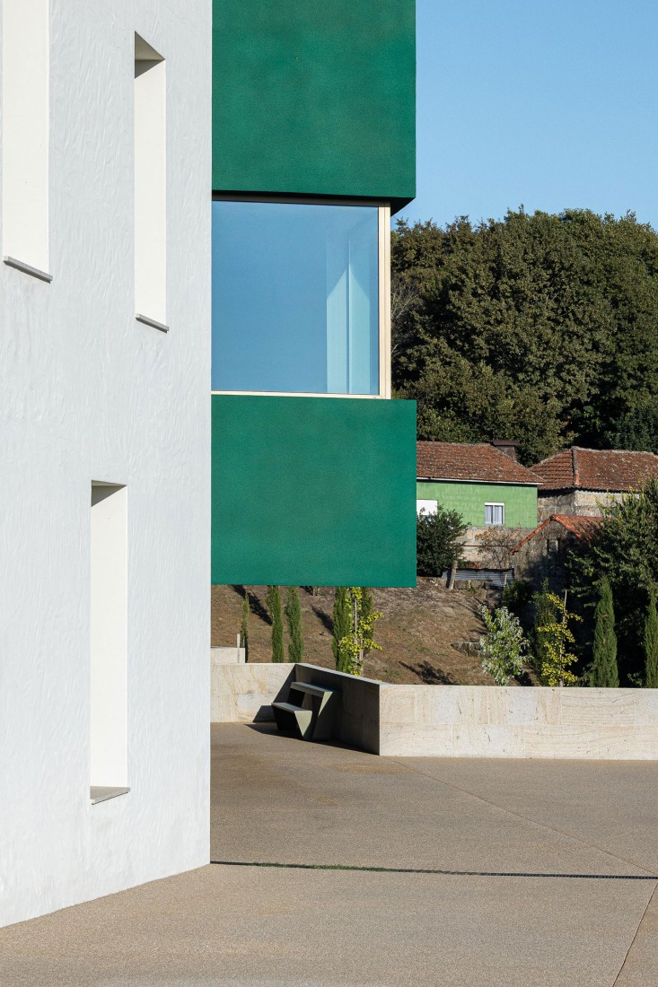 Ponto C - Cultura e criatividade por Galería Gabinete. Fotografía por Ivo Tavares Studio.  