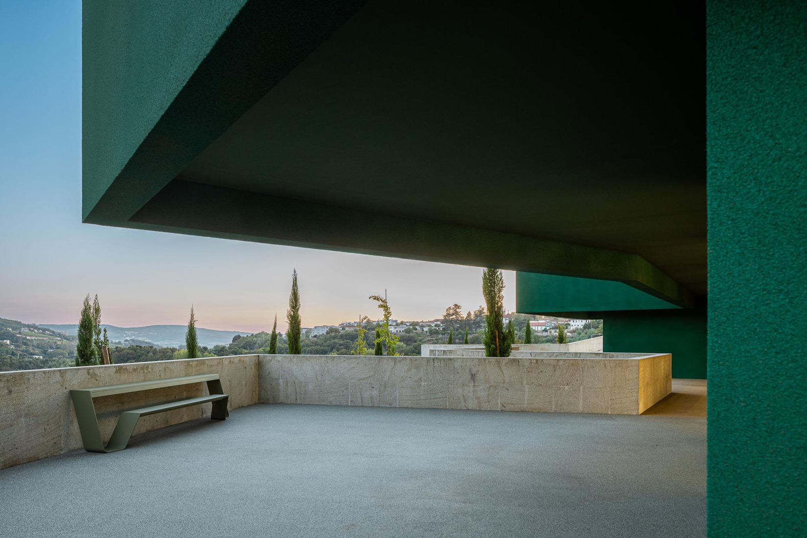 Ponto C - Cultura e criatividade por Galería Gabinete. Fotografía por Ivo Tavares Studio.  