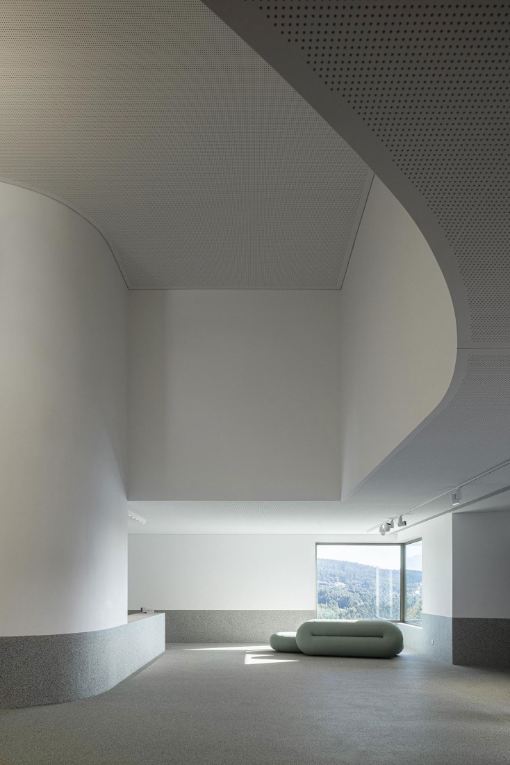 Ponto C - Cultura e criatividade por Galería Gabinete. Fotografía por Ivo Tavares Studio.  