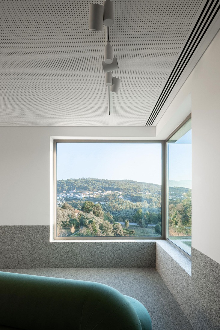 Ponto C - Cultura e criatividade por Galería Gabinete. Fotografía por Ivo Tavares Studio.  