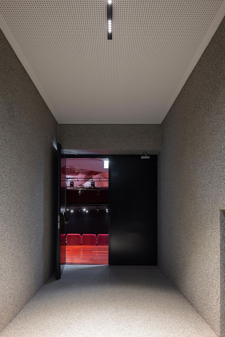 Ponto C - Cultura e criatividade por Galería Gabinete. Fotografía por Ivo Tavares Studio.  