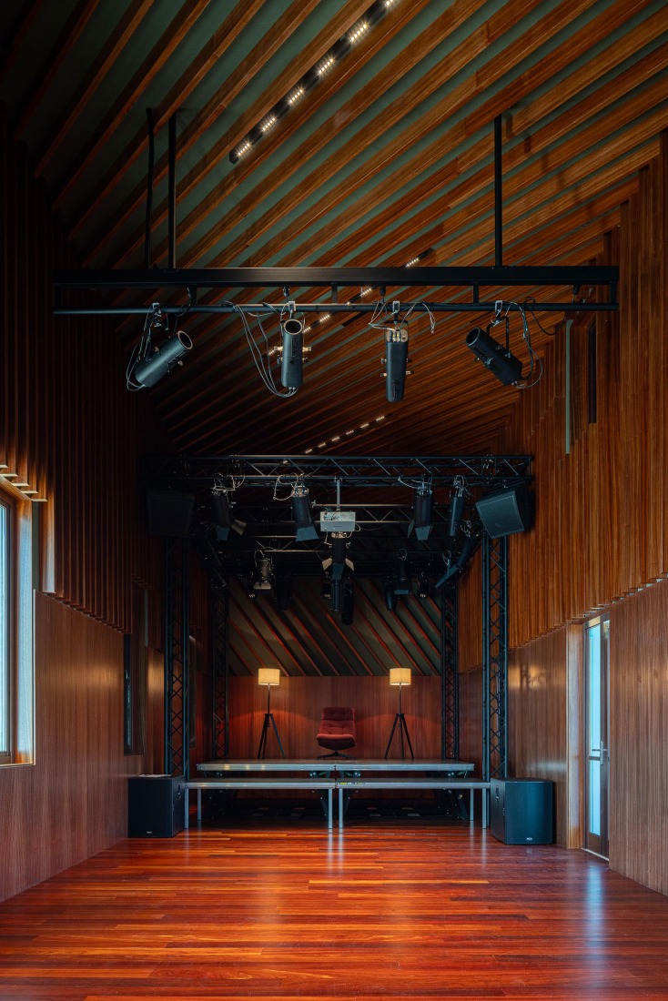 Ponto C - Cultura e criatividade por Galería Gabinete. Fotografía por Ivo Tavares Studio.  