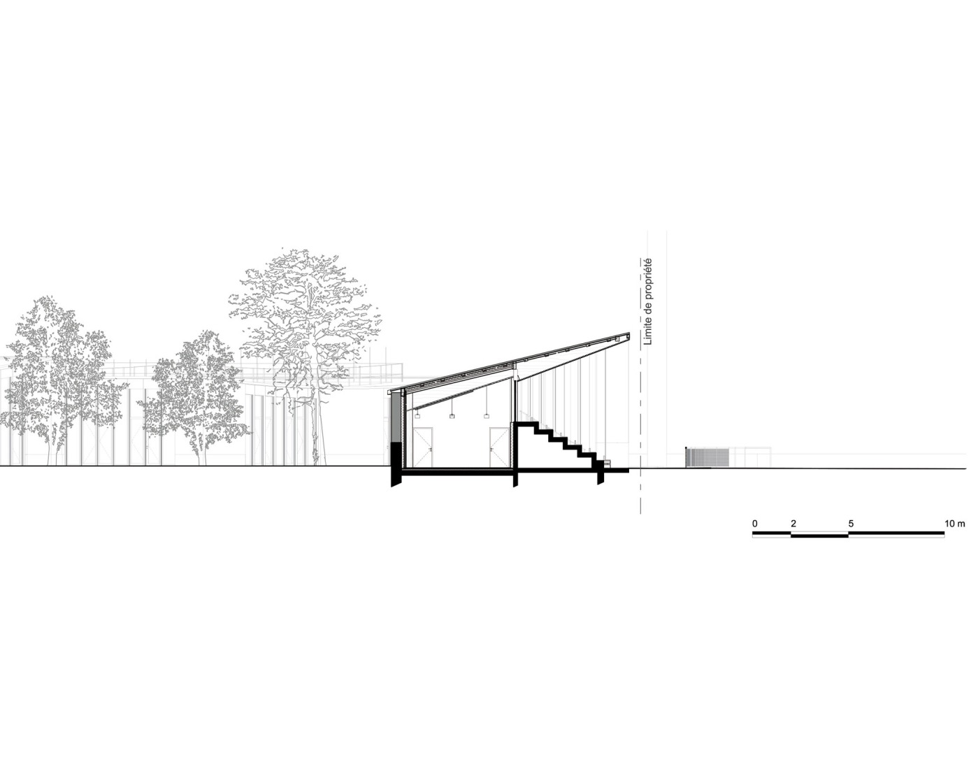 Sección transversal. Centro Infantil y Deportivo Parc des Loges por Hemaa Architectes. 