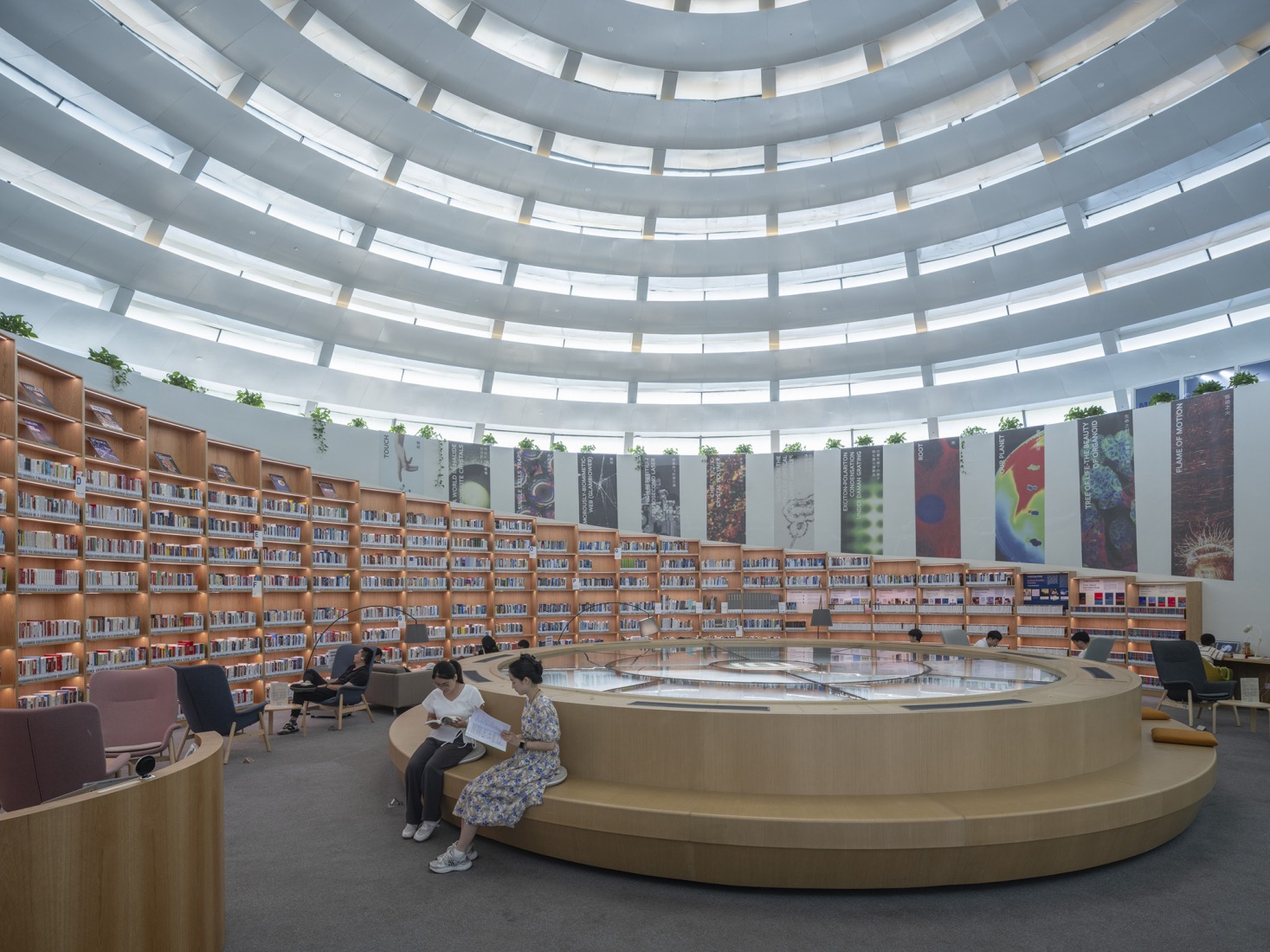 Library in the Student Activity Center. Westlake University by HENN. Photograph by Tian Fangfang.