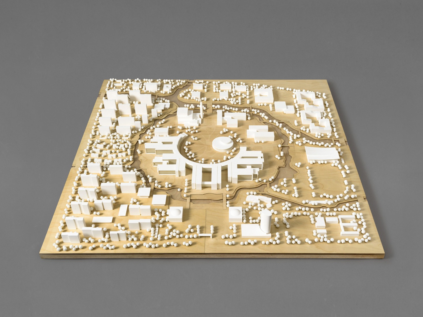 Presentation model. Westlake University by HENN. 
