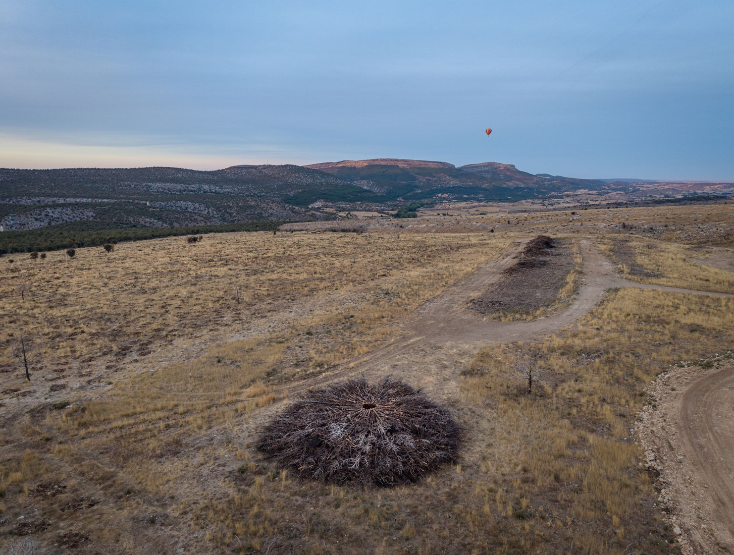 Socarrado por Nomad Studio. Fotografía por Michael Heinrich.