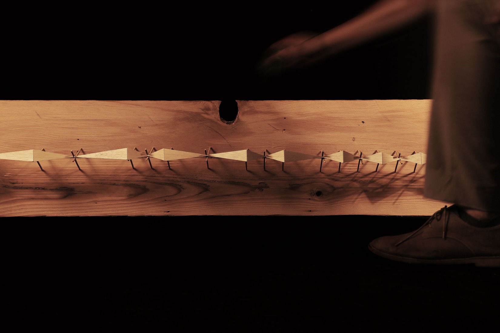 Maqueta. Pabellón 100 metros lineales por Pablo Paradinas Sastre y Eletres Studio.