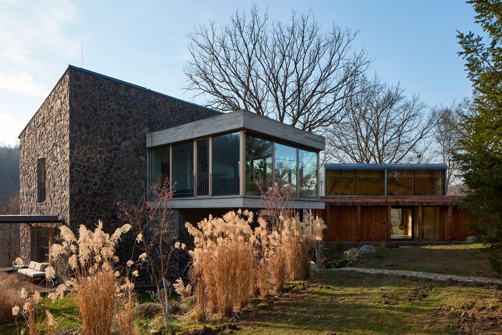 Casa Medník por Päivä architekti. Fotografía por Radek Úlehla.