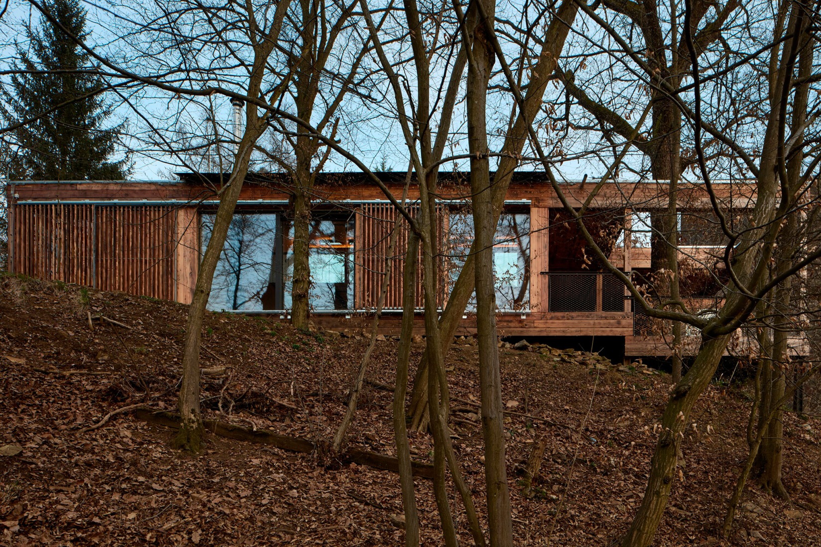 Casa Medník por Päivä architekti. Fotografía por Radek Úlehla.