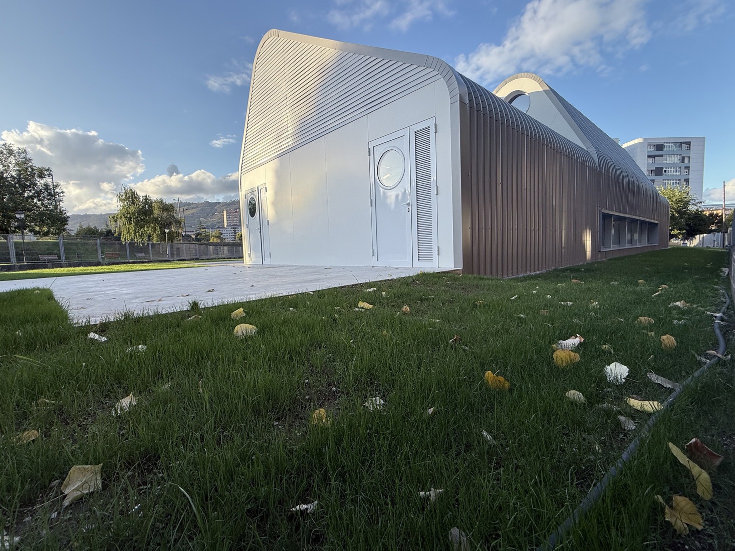 Comedor infantil de Ventanielles por Rogelio Ruiz + Macario G. Astorga. Fotografía por Ruiz + Macario G. Astorga.