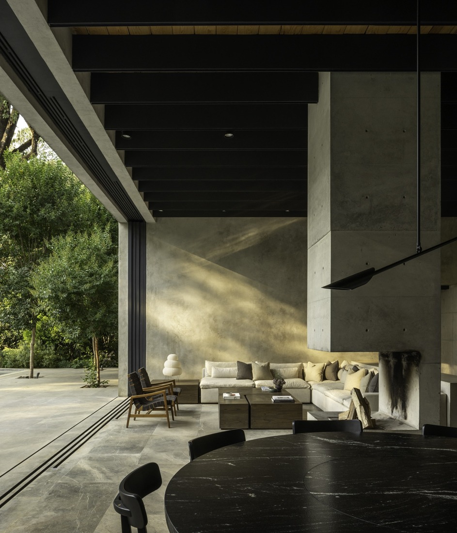 House in Avándaro by Ignacio Urquiza and Ana Paula de Alba. Photograph by Rafael Gamo.