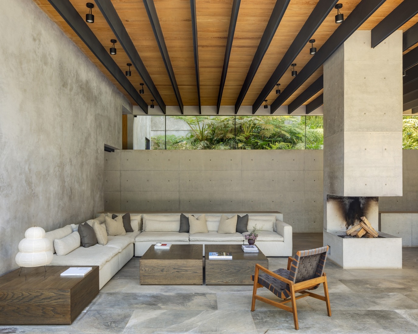 House in Avándaro by Ignacio Urquiza and Ana Paula de Alba. Photograph by Rafael Gamo.