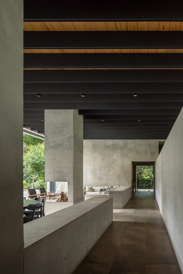 House in Avándaro by Ignacio Urquiza and Ana Paula de Alba. Photograph by Rafael Gamo.