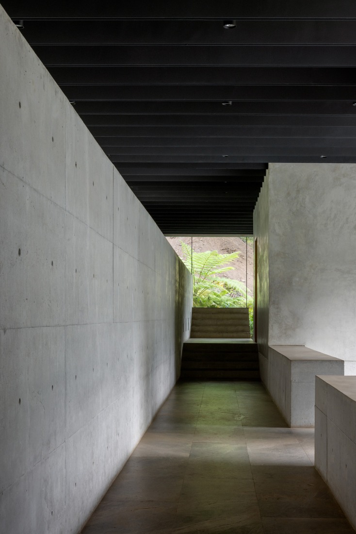 House in Avándaro by Ignacio Urquiza and Ana Paula de Alba. Photograph by Rafael Gamo.