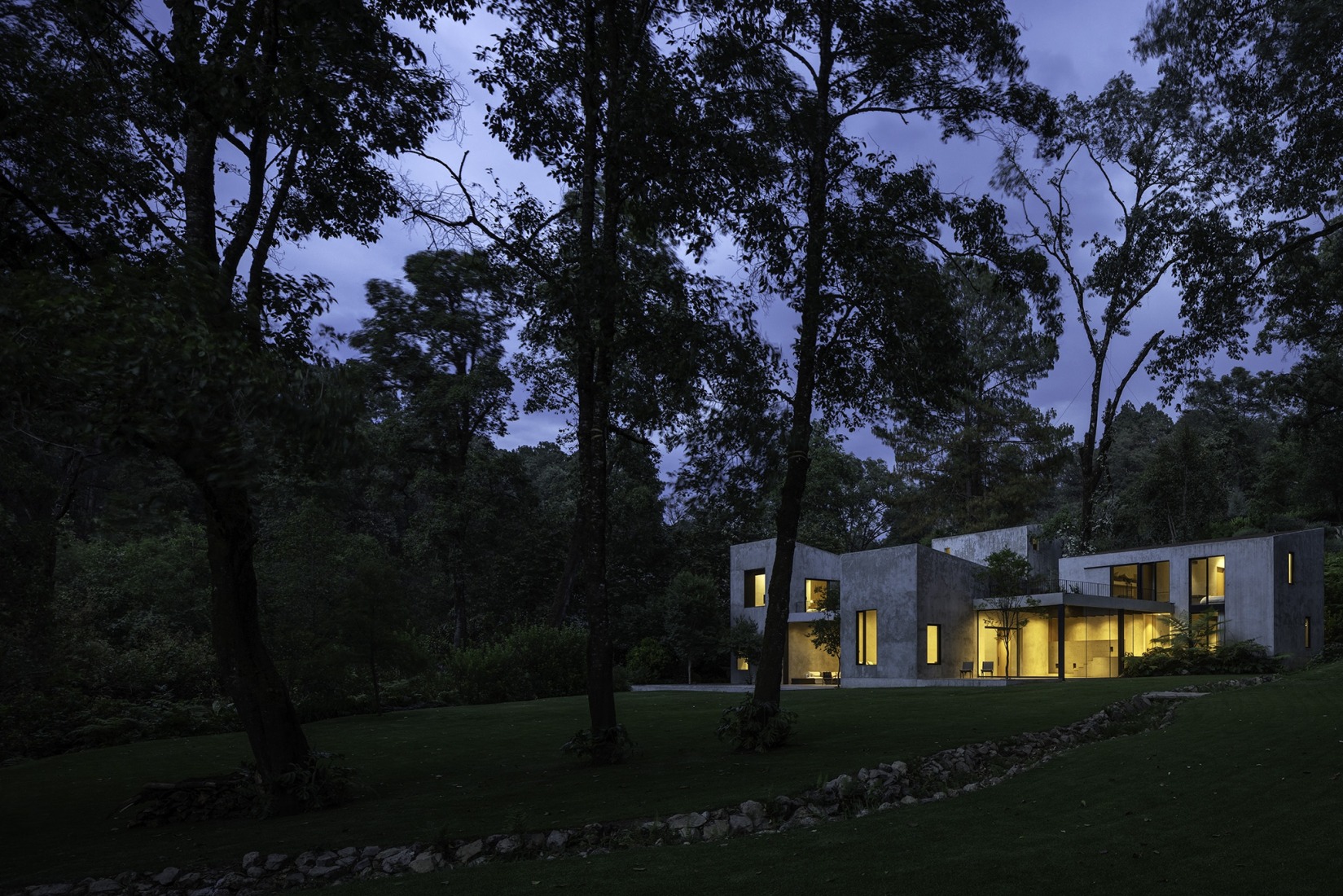 House in Avándaro by Ignacio Urquiza and Ana Paula de Alba. Photograph by Rafael Gamo.