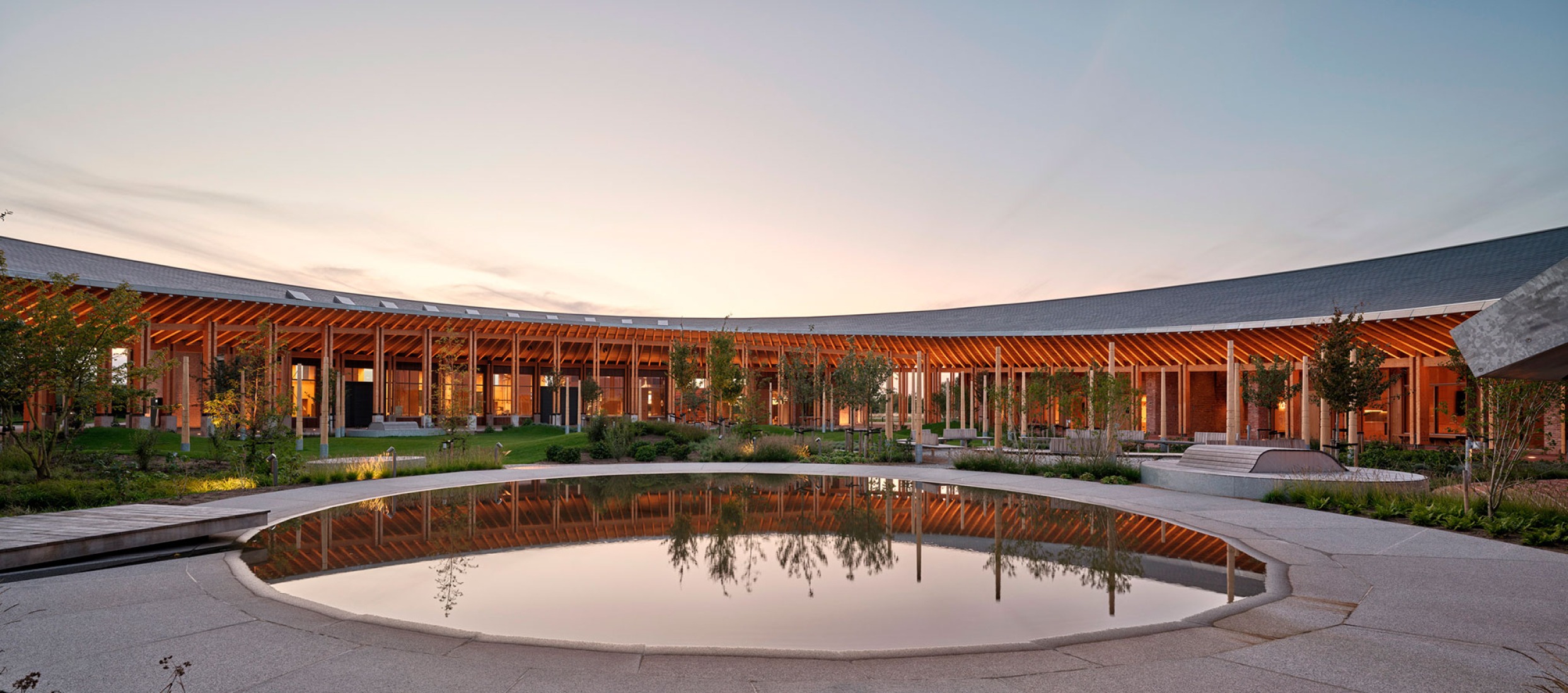 Dorte Mandrup, un espacio para futuros artesanos en Crafts College. Fotografía por Adam Mørk.