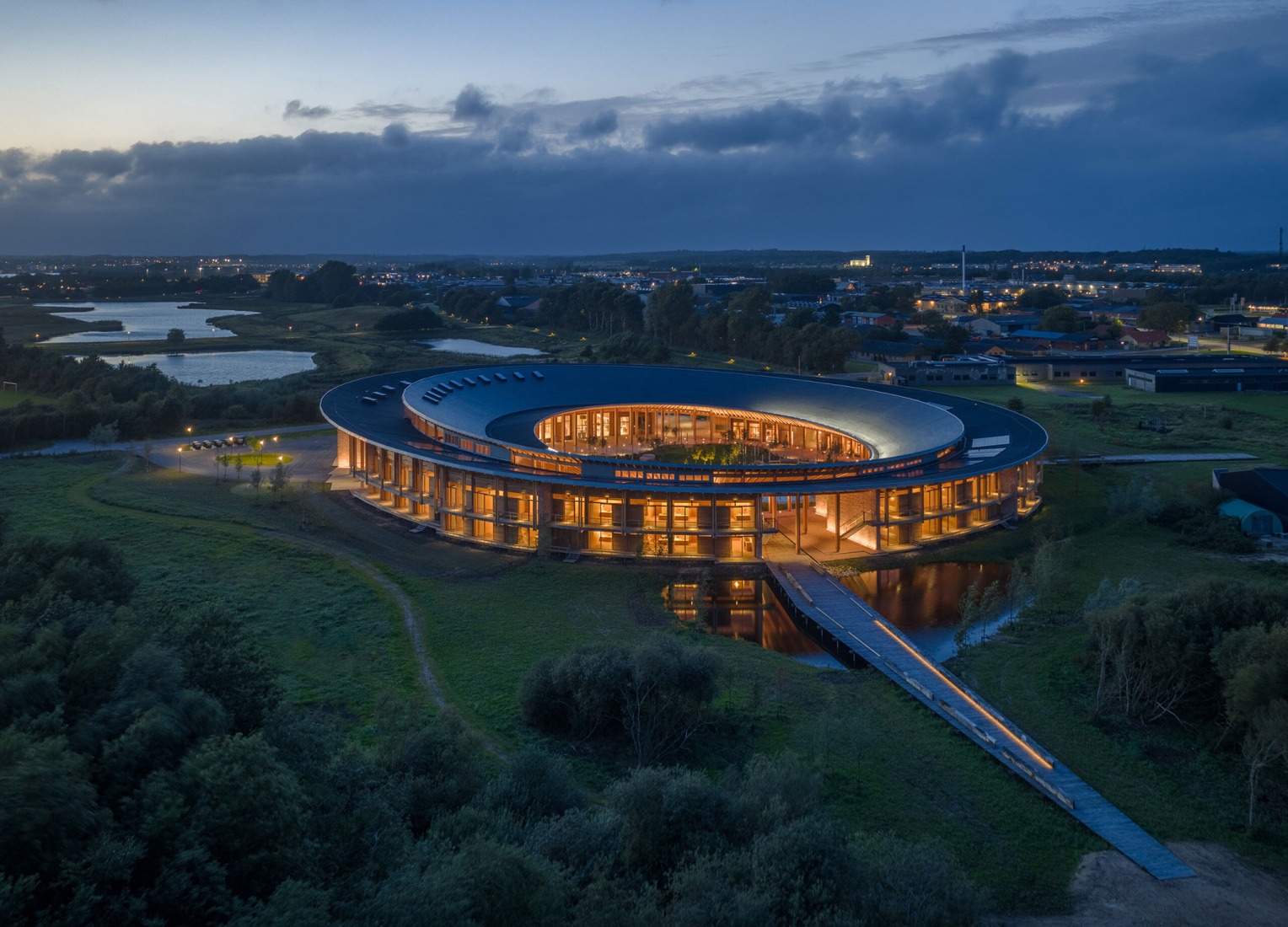 Dorte Mandrup, un espacio para futuros artesanos en Crafts College. Fotografía por Adam Mørk.