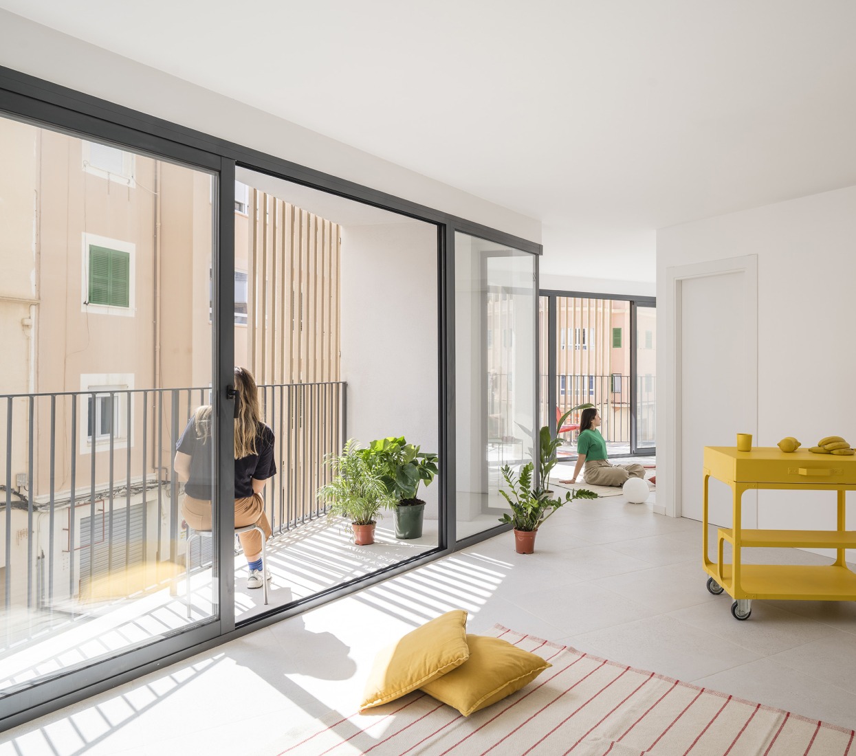 Foners, diez viviendas en Palma de Mallorca por gon architects. Fotografía por Imagen Subliminal (Rocío Romero + Miguel de Guzmán).