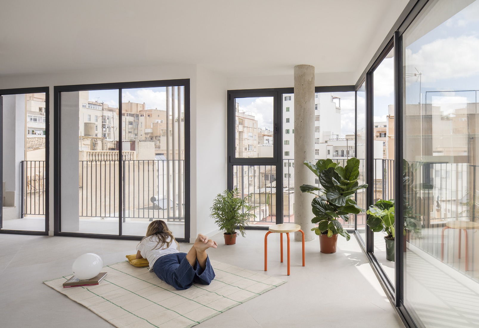 Foners, diez viviendas en Palma de Mallorca por gon architects. Fotografía por Imagen Subliminal (Rocío Romero + Miguel de Guzmán).