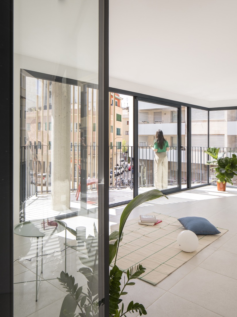 Foners, diez viviendas en Palma de Mallorca por gon architects. Fotografía por Imagen Subliminal (Rocío Romero + Miguel de Guzmán).