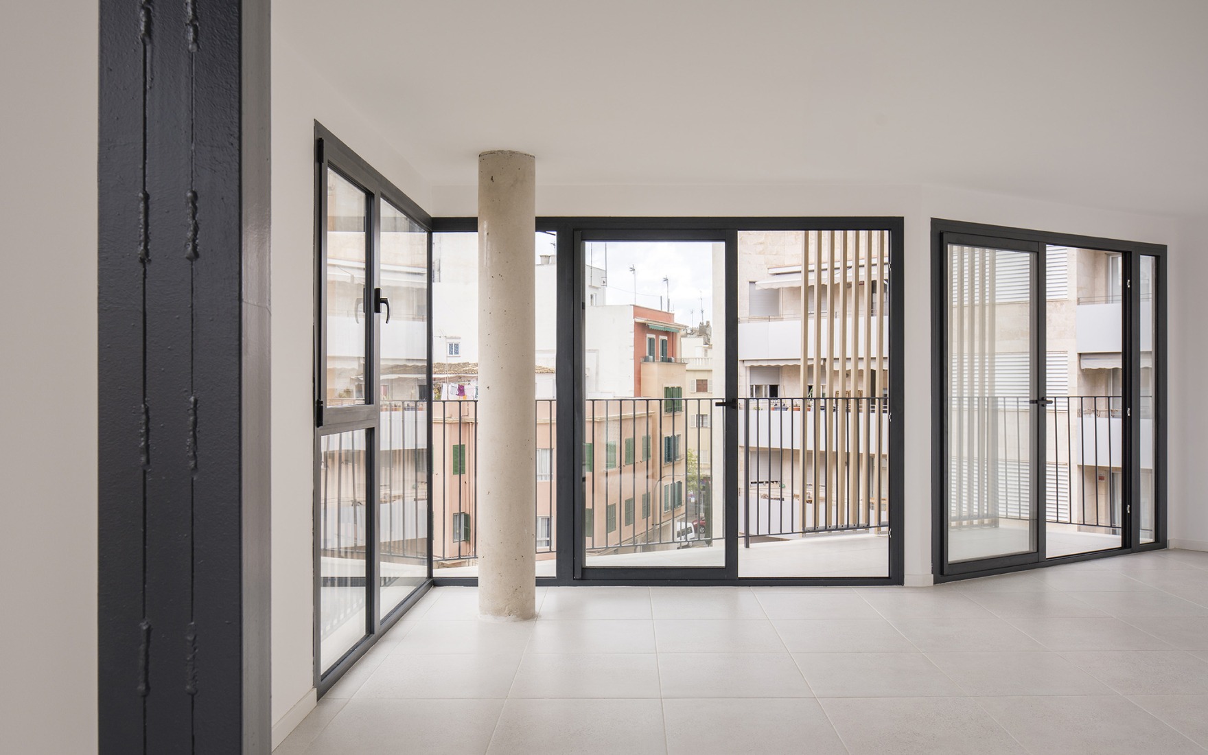 Foners, diez viviendas en Palma de Mallorca por gon architects. Fotografía por Imagen Subliminal (Rocío Romero + Miguel de Guzmán).