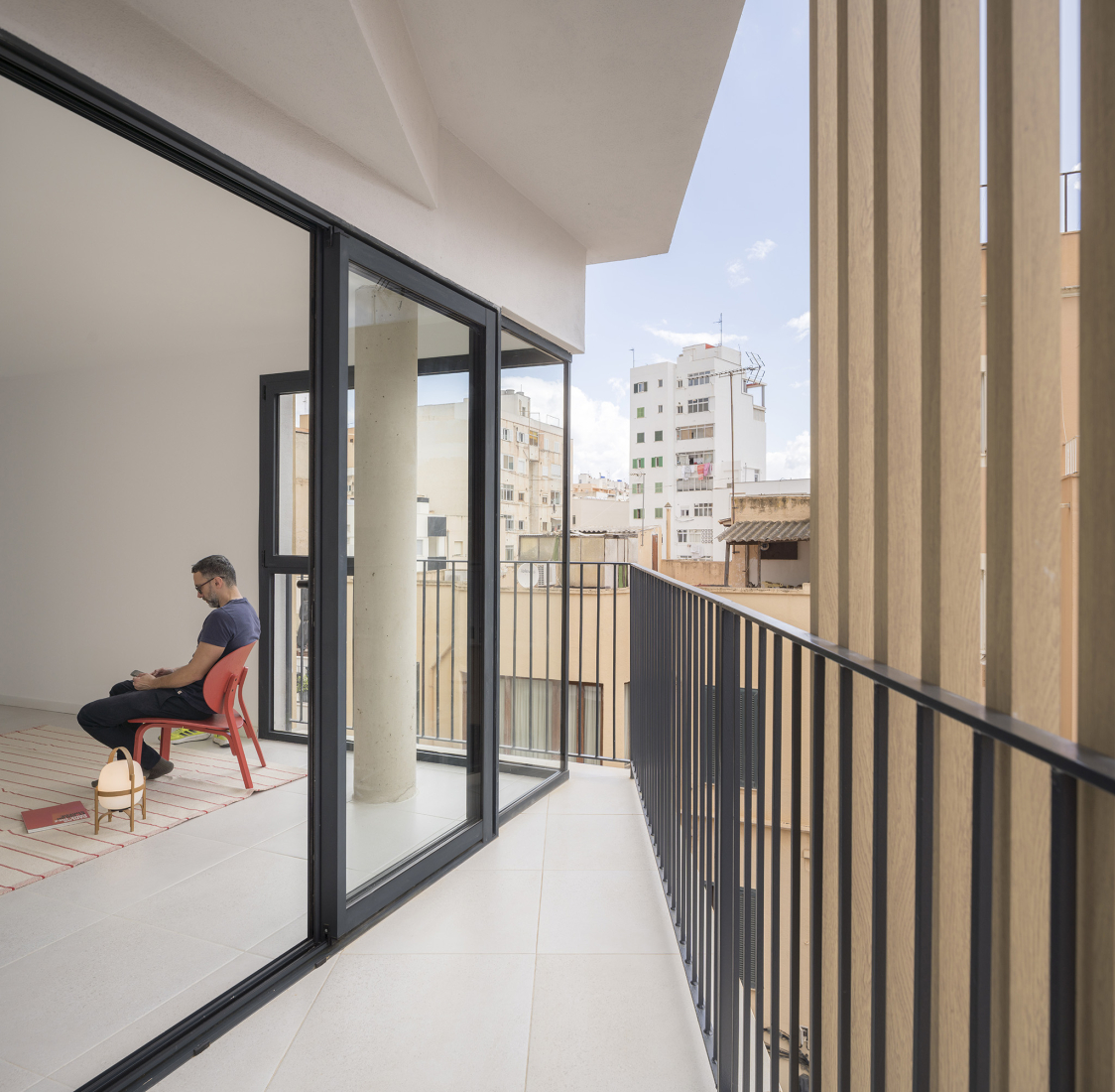 Foners, diez viviendas en Palma de Mallorca por gon architects. Fotografía por Imagen Subliminal (Rocío Romero + Miguel de Guzmán).