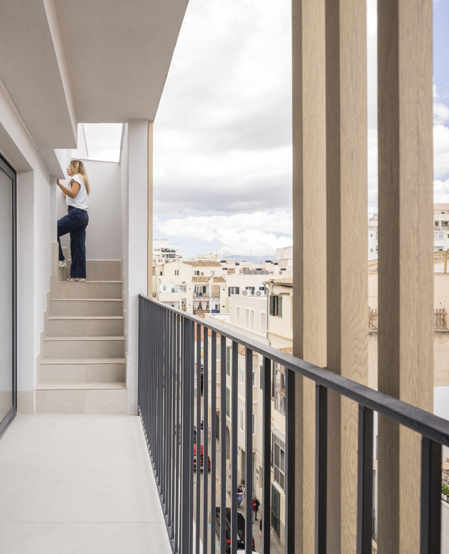 Foners, diez viviendas en Palma de Mallorca por gon architects. Fotografía por Imagen Subliminal (Rocío Romero + Miguel de Guzmán).