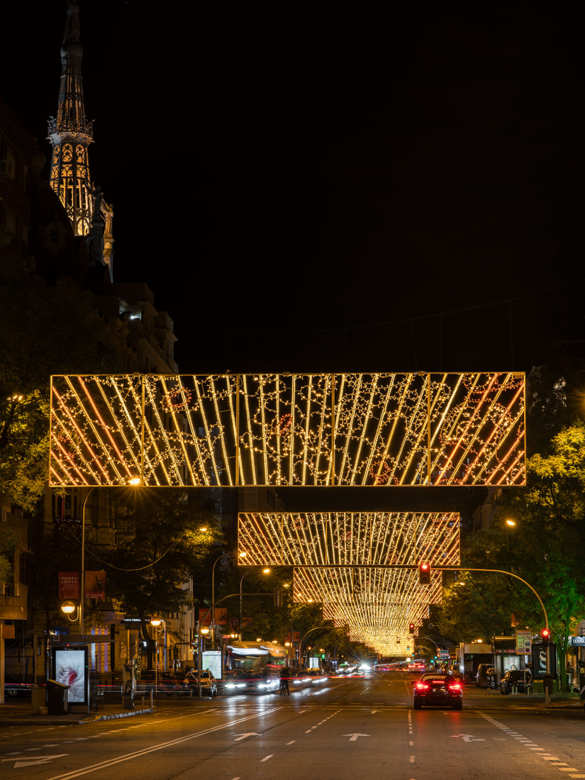 "Eternal Sunrise" Light Installation in Goya by Ben Busche / Brut Deluxe. Photograph by ImagenSubliminal.