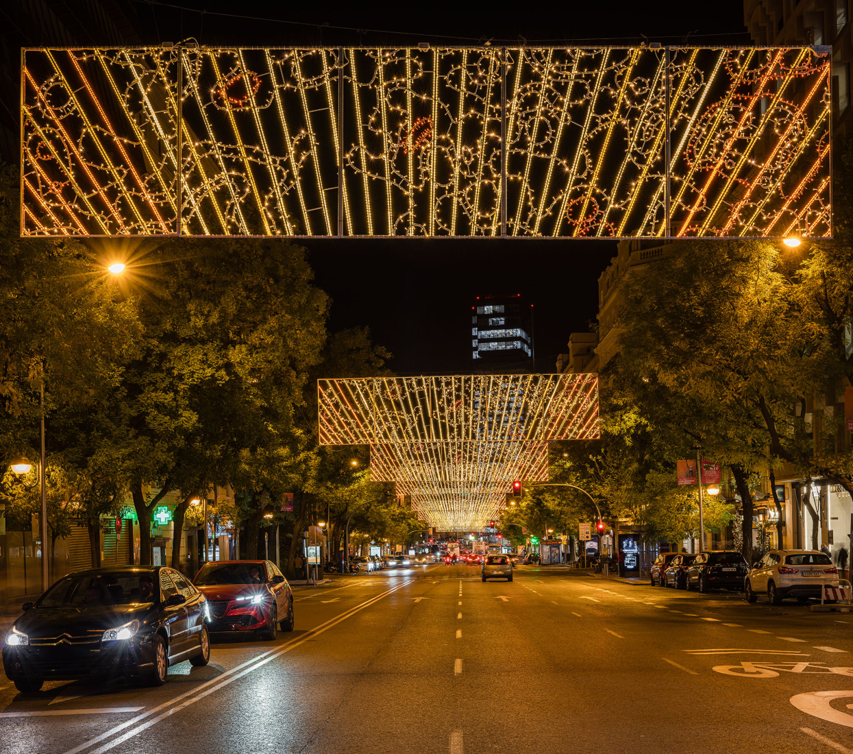 "Eternal Sunrise" Light Installation in Goya by Ben Busche / Brut Deluxe. Photograph by ImagenSubliminal.