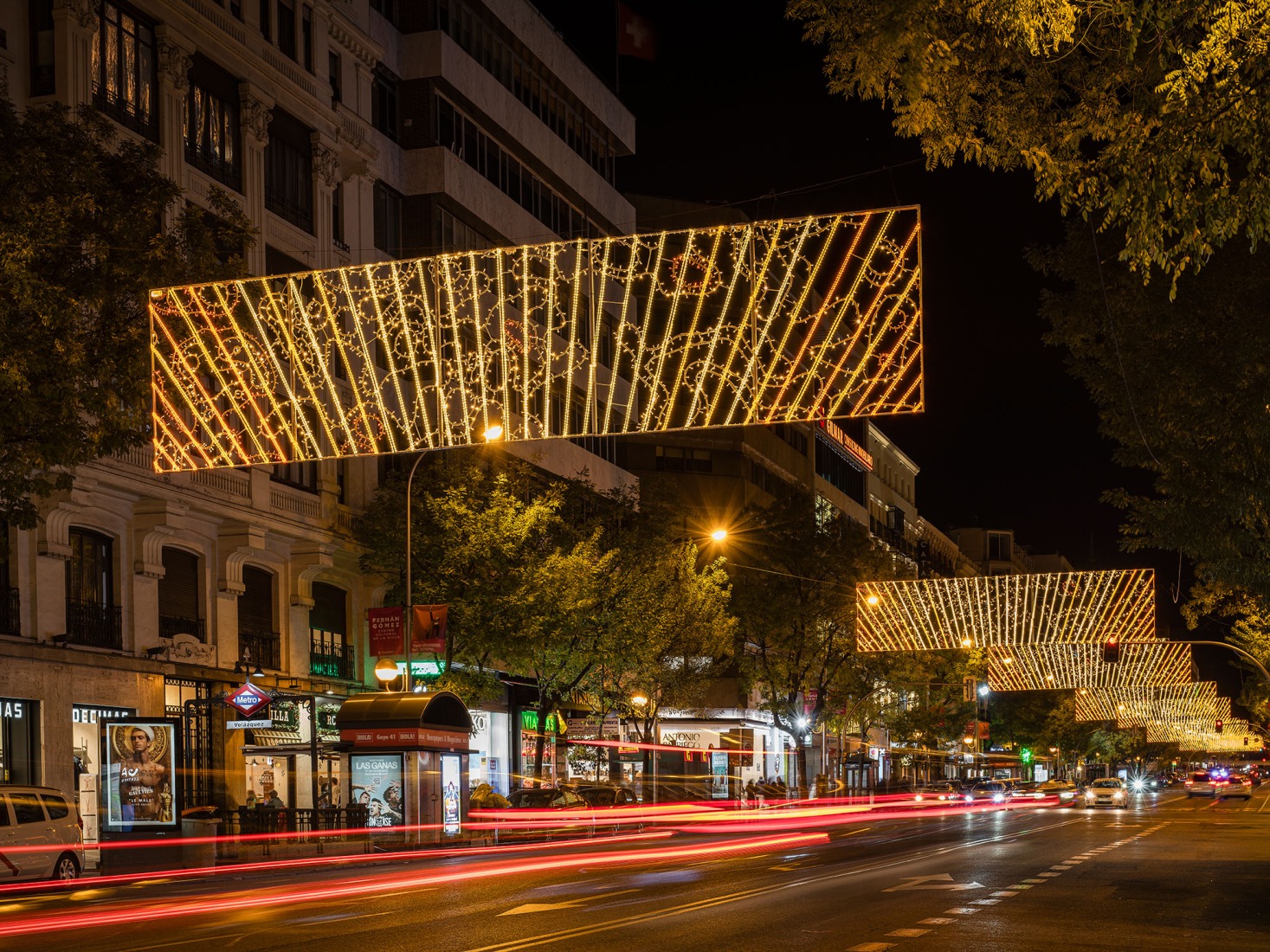 "Eternal Sunrise" Light Installation in Goya by Ben Busche / Brut Deluxe. Photograph by ImagenSubliminal.