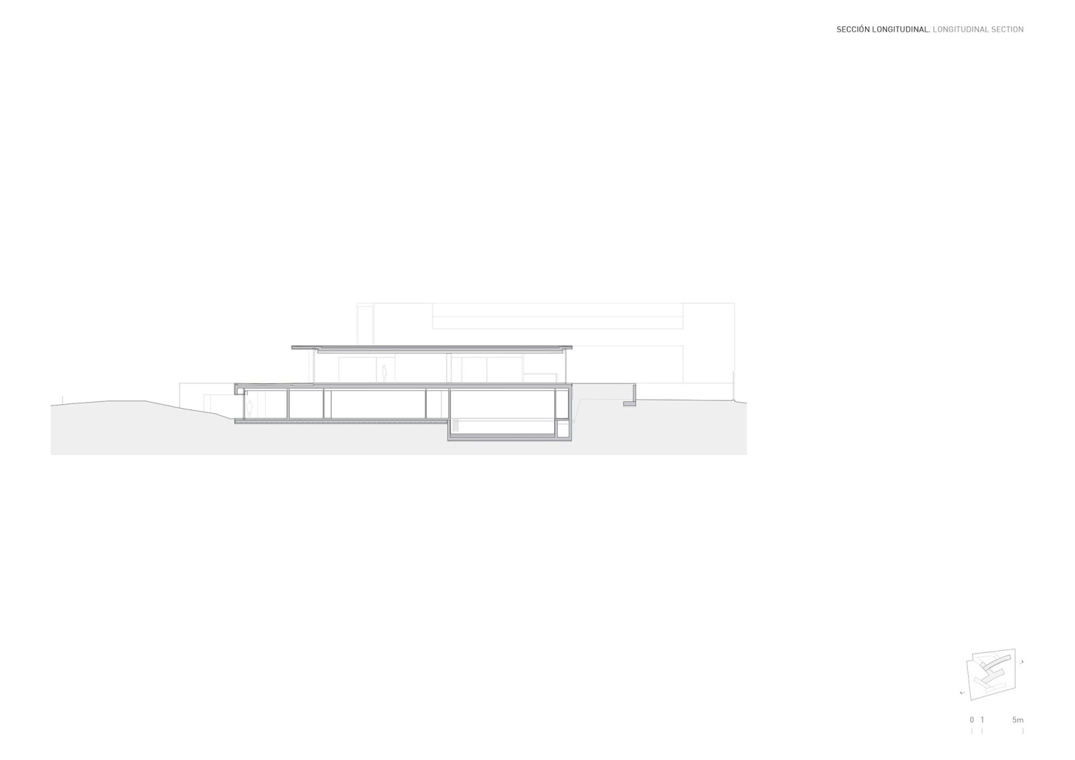 Longitudinal section. Lago Villa by Fran Silvestre Arquitectos. 