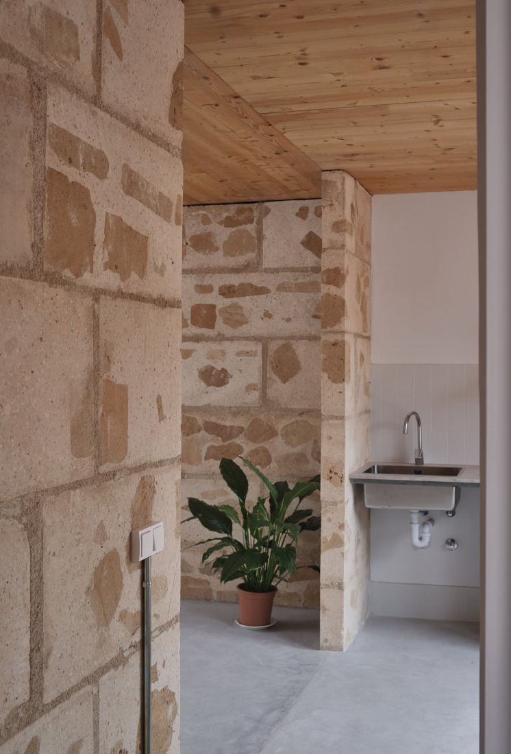 25 viviendas sociales por Harquitectes. Fotografía por Adrià Goula.