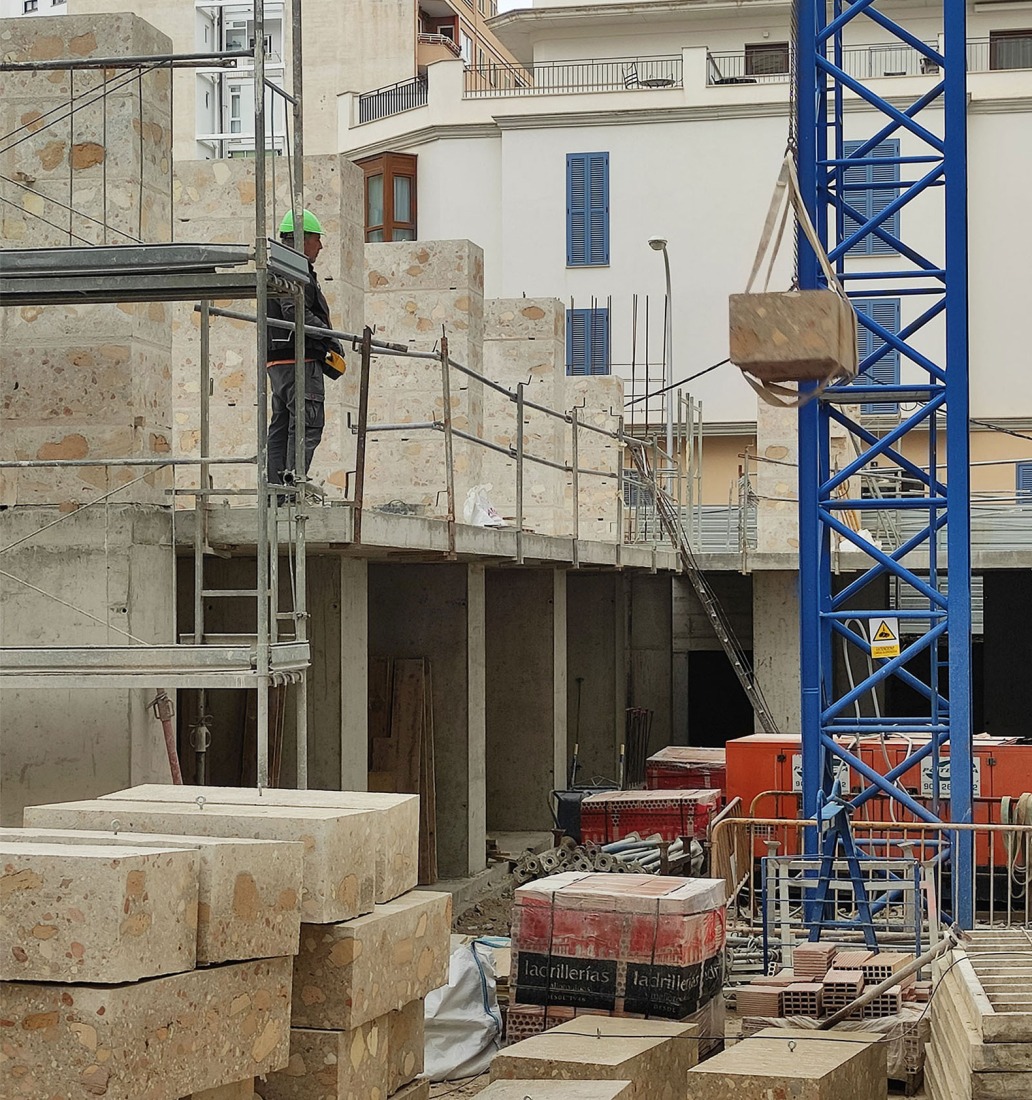 Proceso de construcción. 25 viviendas sociales por Harquitectes.
