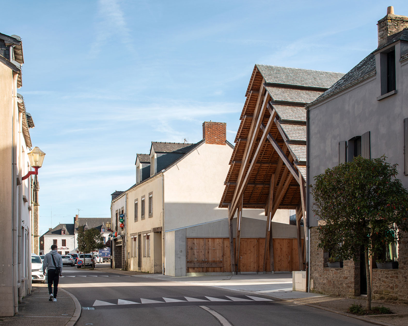Missillac Market by LAUS architectes. Photograph by Gaëtan Chevrier.