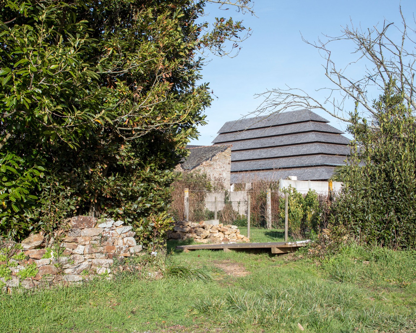 Missillac Market by LAUS architectes. Photograph by Gaëtan Chevrier.