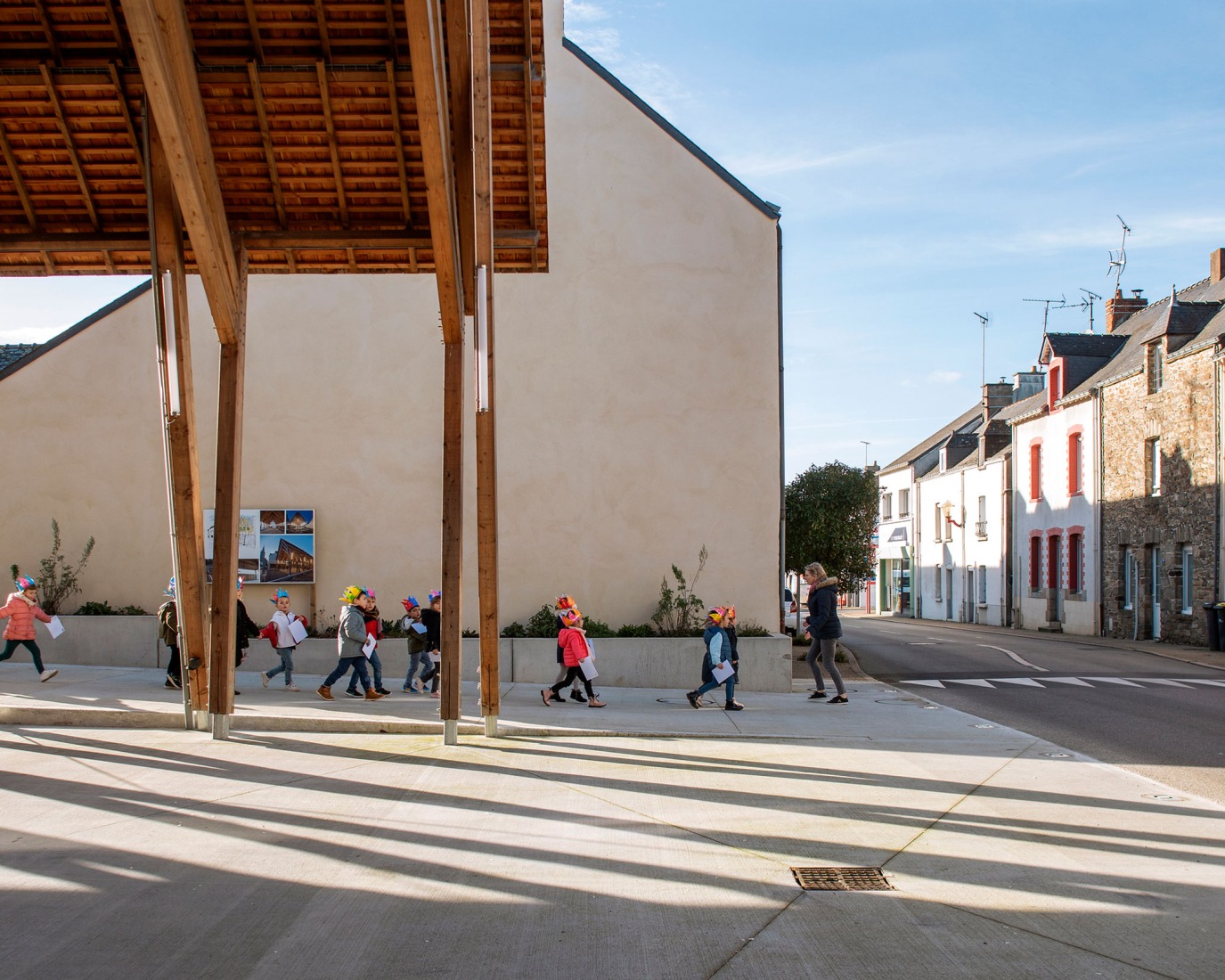 Missillac Market by LAUS architectes. Photograph by Gaëtan Chevrier.