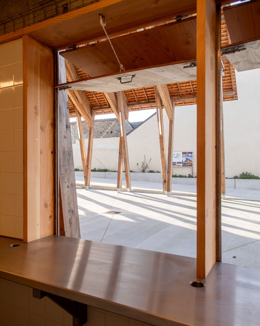 Missillac Market by LAUS architectes. Photograph by Gaëtan Chevrier.