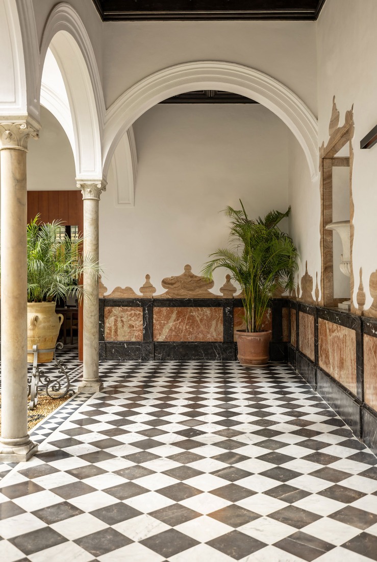 Intervention in "Casa Palacio de la Marquesa de Nervión" by Sánchez Ramos Arquitectos and padilla nicás arquitectos. Photograph by Adrián Ibáñez.