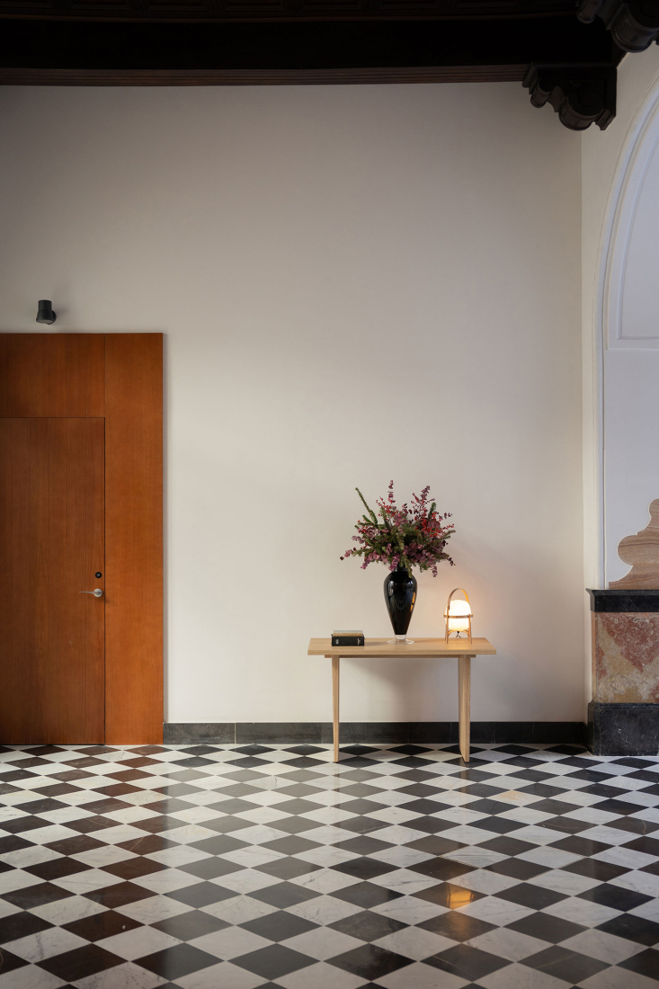 Intervention in "Casa Palacio de la Marquesa de Nervión" by Sánchez Ramos Arquitectos and padilla nicás arquitectos. Photograph by Adrián Ibáñez.