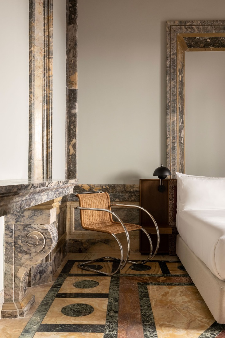 Intervention in "Casa Palacio de la Marquesa de Nervión" by Sánchez Ramos Arquitectos and padilla nicás arquitectos. Photograph by Adrián Ibáñez.