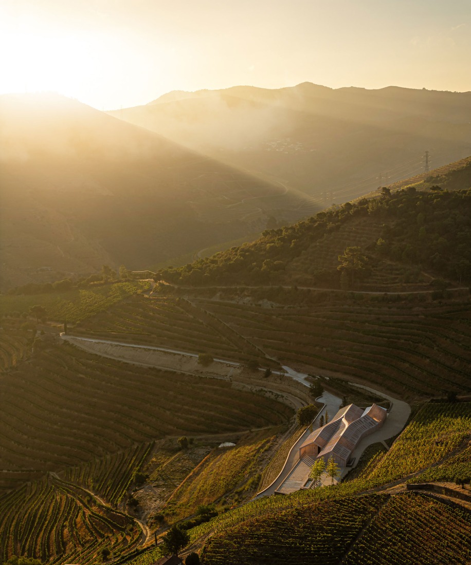 Wine Cellar of the Quinta de Adorigo by Atelier Sérgio Rebelo. Photograph by Fernando Guerra.