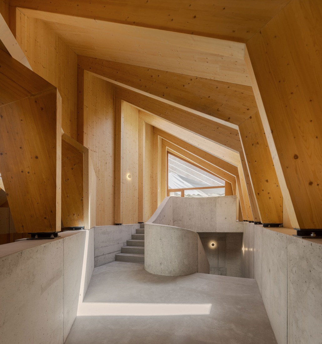 Wine Cellar of the Quinta de Adorigo by Atelier Sérgio Rebelo. Photograph by Fernando Guerra.