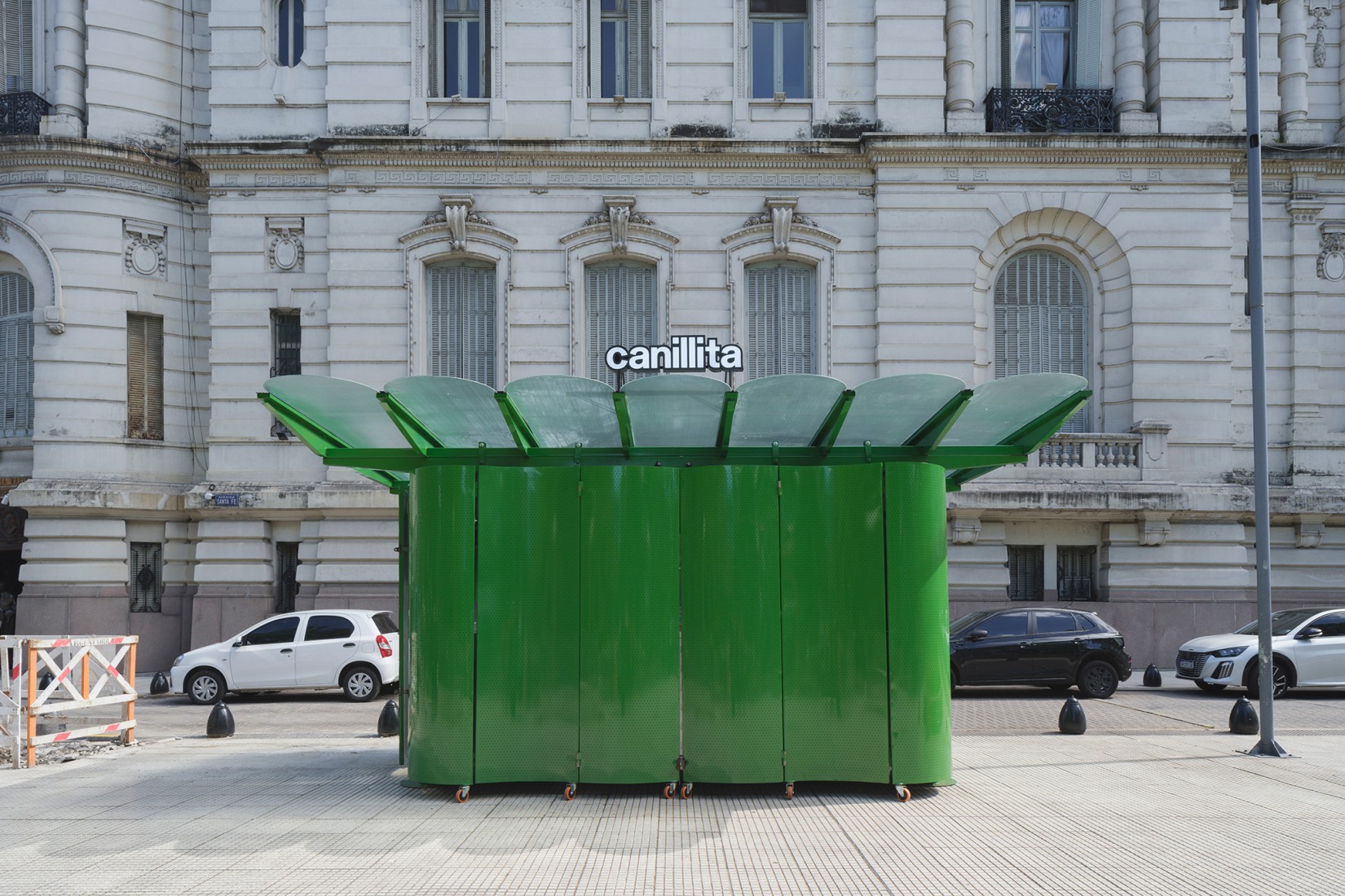 «Canillita» por Bioma. Fotografía por Javier Agustín Rojas.