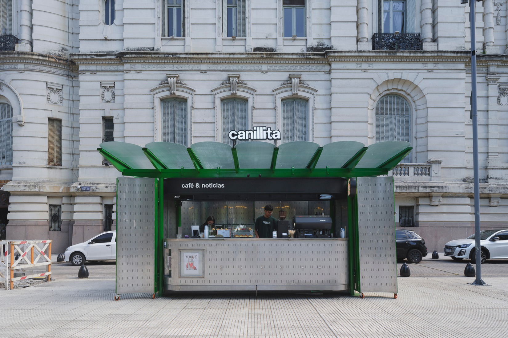 «Canillita» por Bioma. Fotografía por Javier Agustín Rojas.