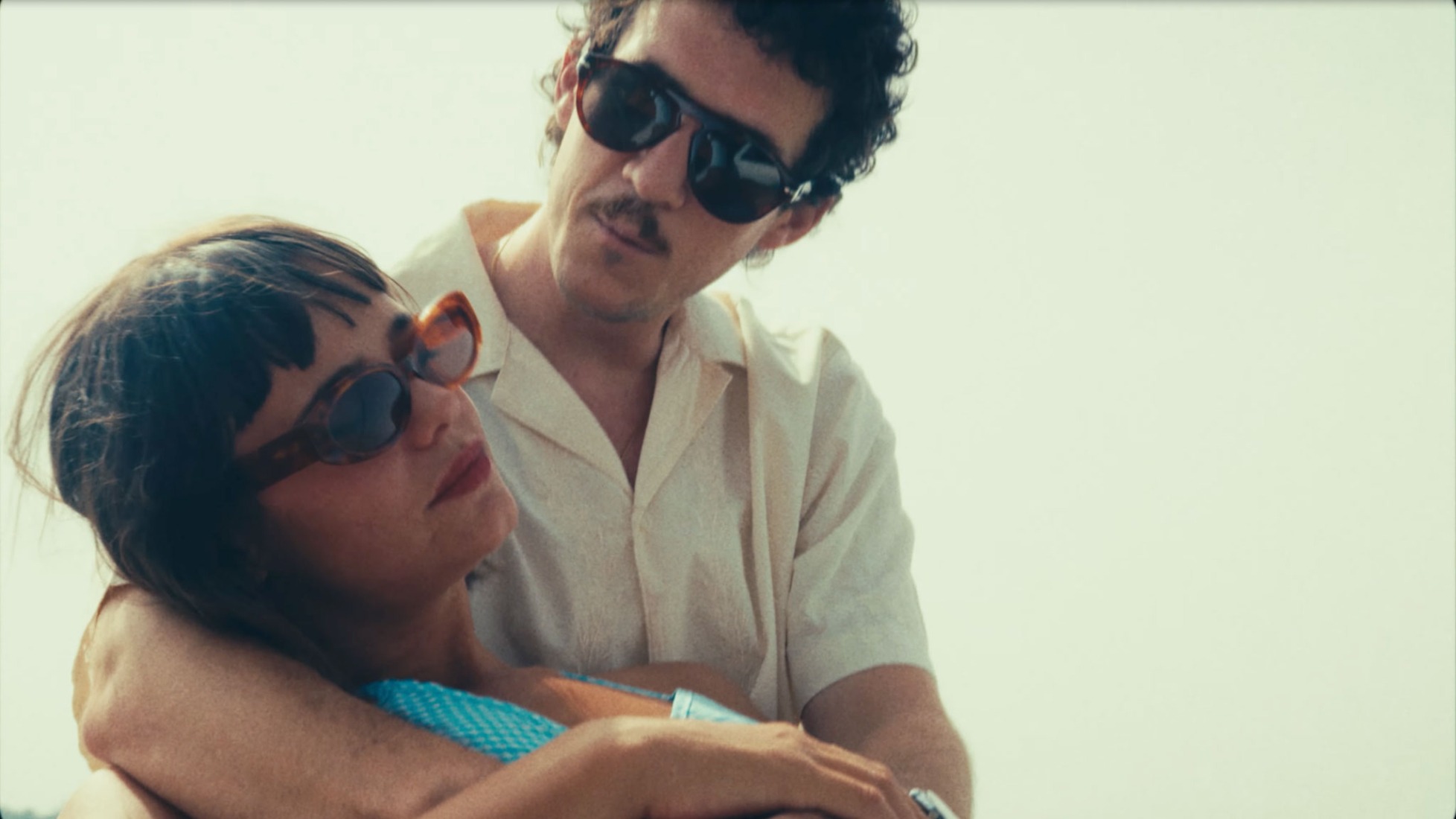 «Mi Amor» por Colectivo Da Silva y Anouck The Band.