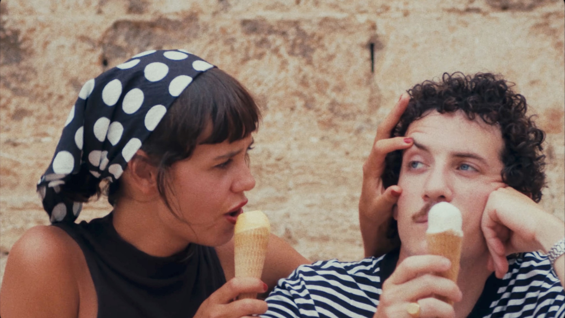 «Mi Amor» por Colectivo Da Silva y Anouck The Band.