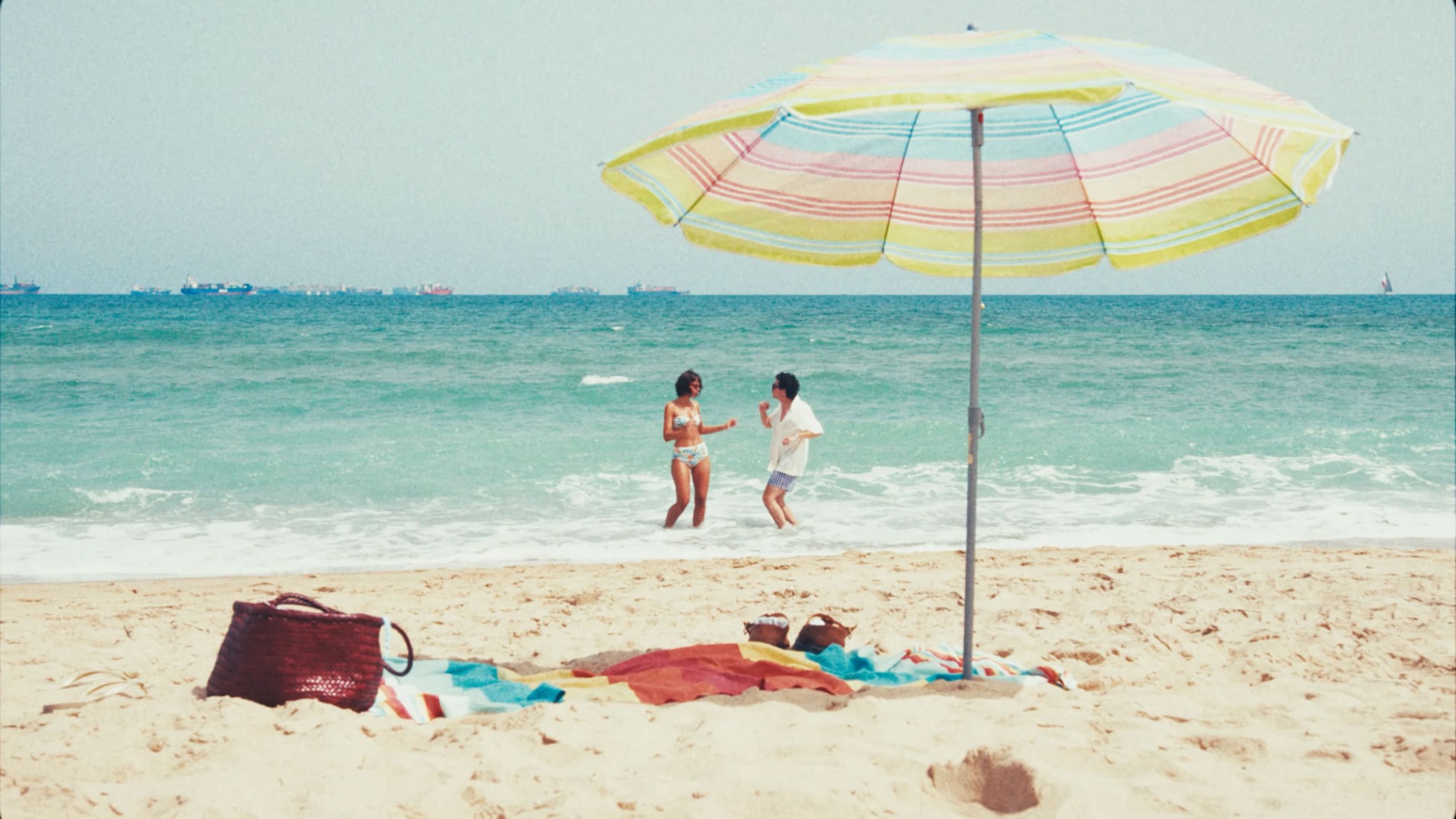 «Mi Amor» por Colectivo Da Silva y Anouck The Band.