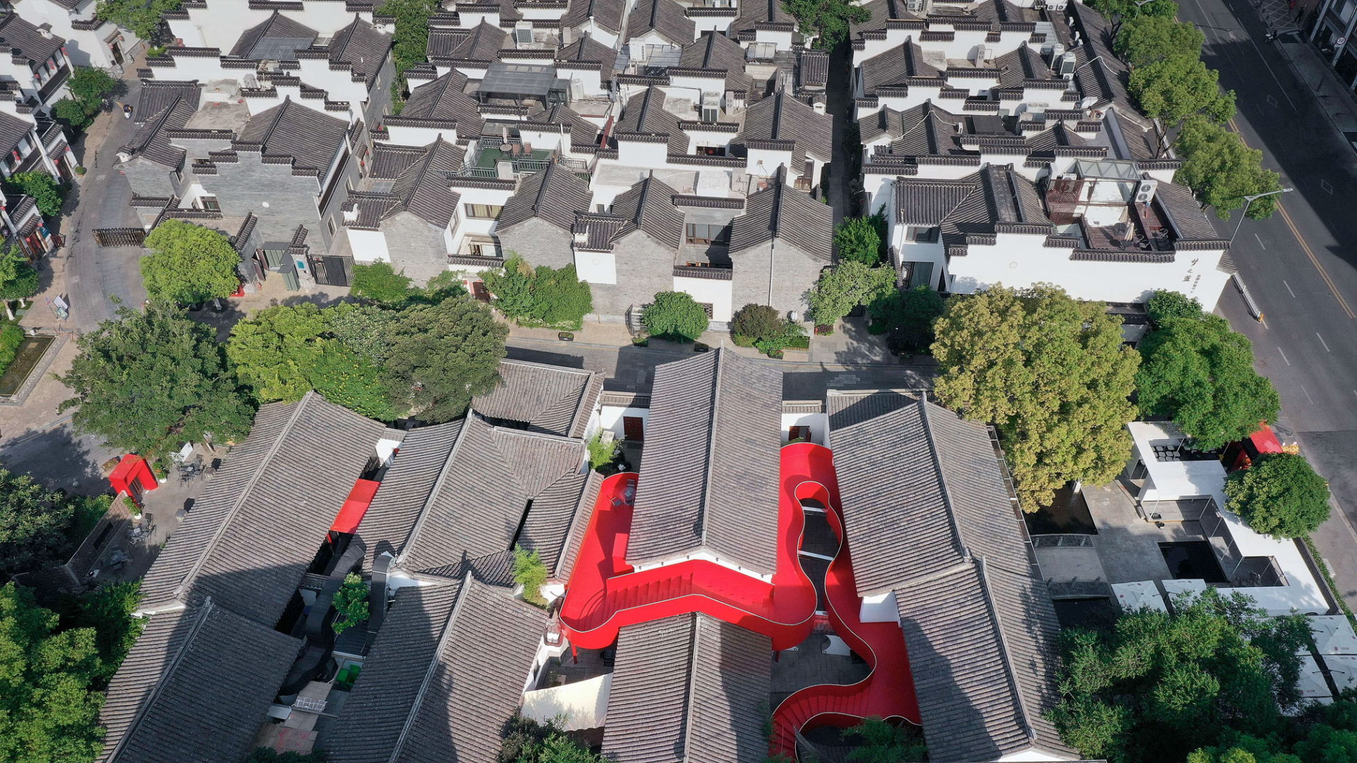 Big Red Crayfish by Dayi Design. Photograph by Cong Lin.